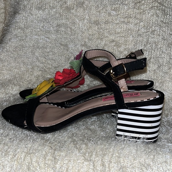 BETSEY JOHNSON Cute floral strap Sandals Size 7.5 Aspen - Picture 3 of 8